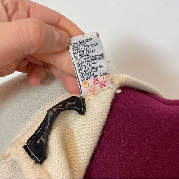 TAMRA Wool Angora White Cream Vintage Sweater Embroidery Golden Tone Beads 1960s - Picture 11 of 11